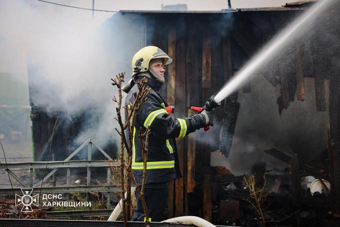 Новини Харкова: пожежа у Новобаварському районі