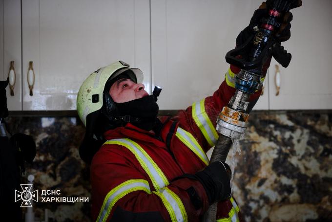 Новини Харкова: пожежа у Новобаварському районі