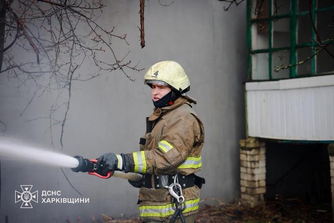 Новини Харкова: пожежа у Новобаварському районі