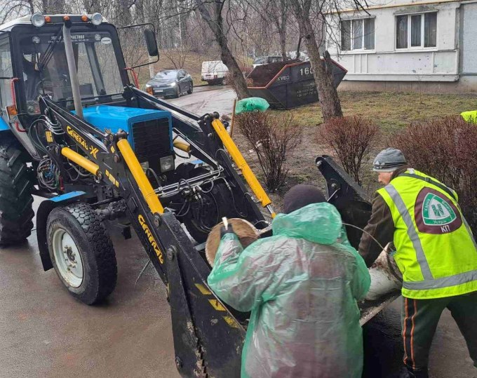 Новини Харкова: ліквідація наслідків удару дрона в 9-поверхівку