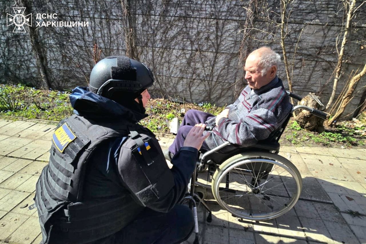 Визволили жінку з-під завалів рятувальники: Новини Харкова