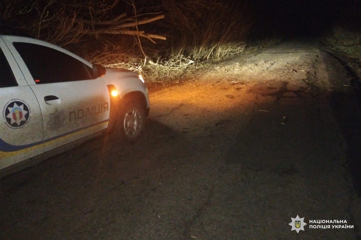 Як харківські поліцейські врятували водіїв від смертельної пастки у темряві