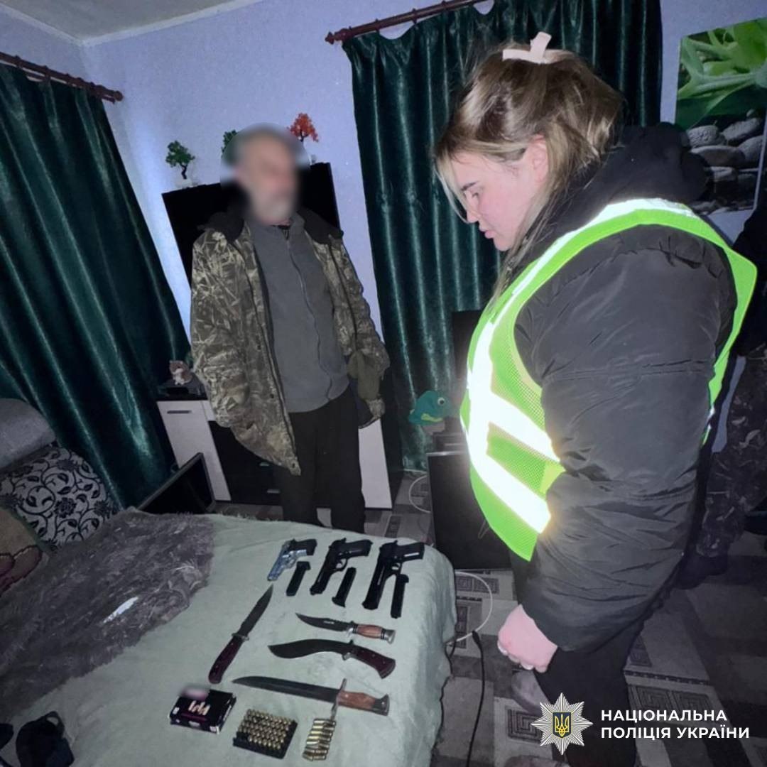 Новини Харкова: викрито продаж зброї поштою