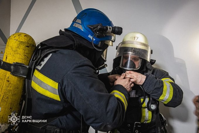 Новини Харкова: пожежа в адмінбудівлі ліквідована