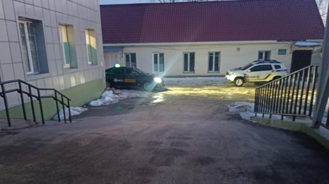 Отримає вирок водій, який збив дідуся на території лікарні під Харковом