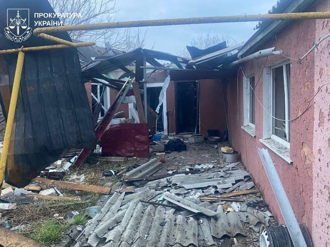 На Купʼянщині внаслідок атаки дронів поранено трьох жінок (фото)