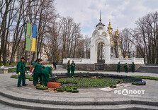У Харкові почали висаджувати квіти (фото)