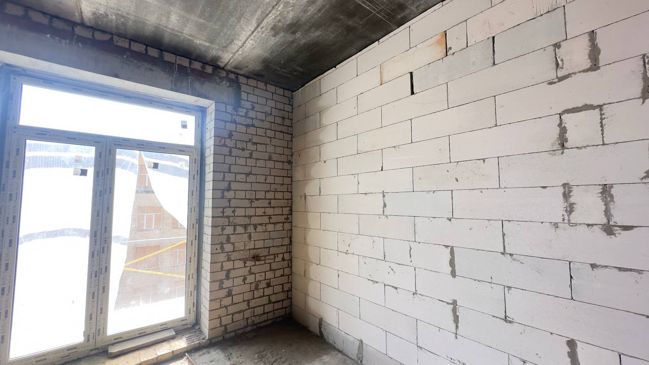 Друге життя будинку на Свободи: у центрі Харкова відновлюють розбомблену багатоповерхівку