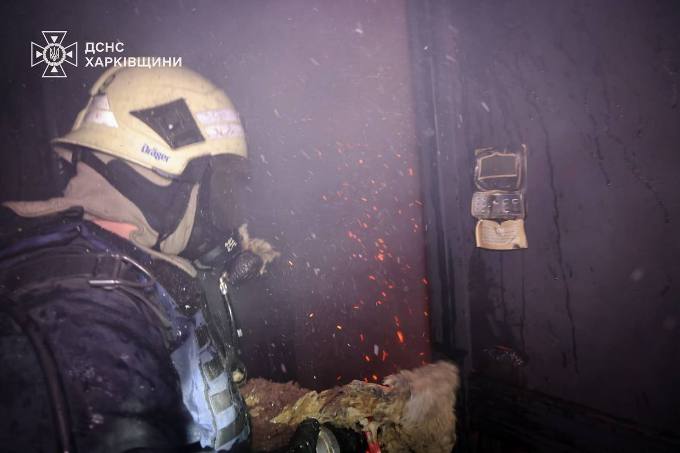 Новини Харкова: пожежа після удару БпЛА в центрі