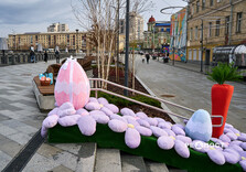 Харків'яни фотографуються на новій великодній фотозоні (фото)