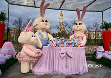 Харків'яни фотографуються на новій великодній фотозоні (фото)