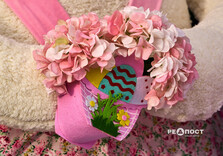 Харків'яни фотографуються на новій великодній фотозоні (фото)