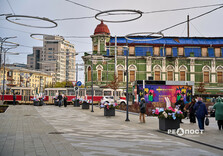 Харків'яни фотографуються на новій великодній фотозоні (фото)