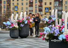 Харків'яни фотографуються на новій великодній фотозоні (фото)