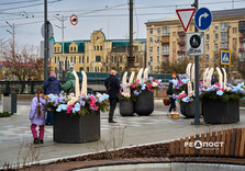 Харків'яни фотографуються на новій великодній фотозоні (фото)