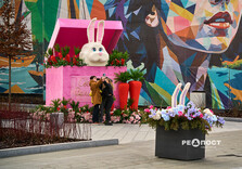 Харків'яни фотографуються на новій великодній фотозоні (фото)