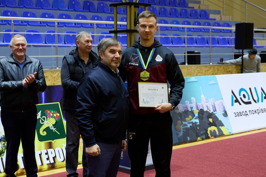 Нагородили чемпіонів України волейбольний клуб «Локомотив 1945»: Новини Харкова