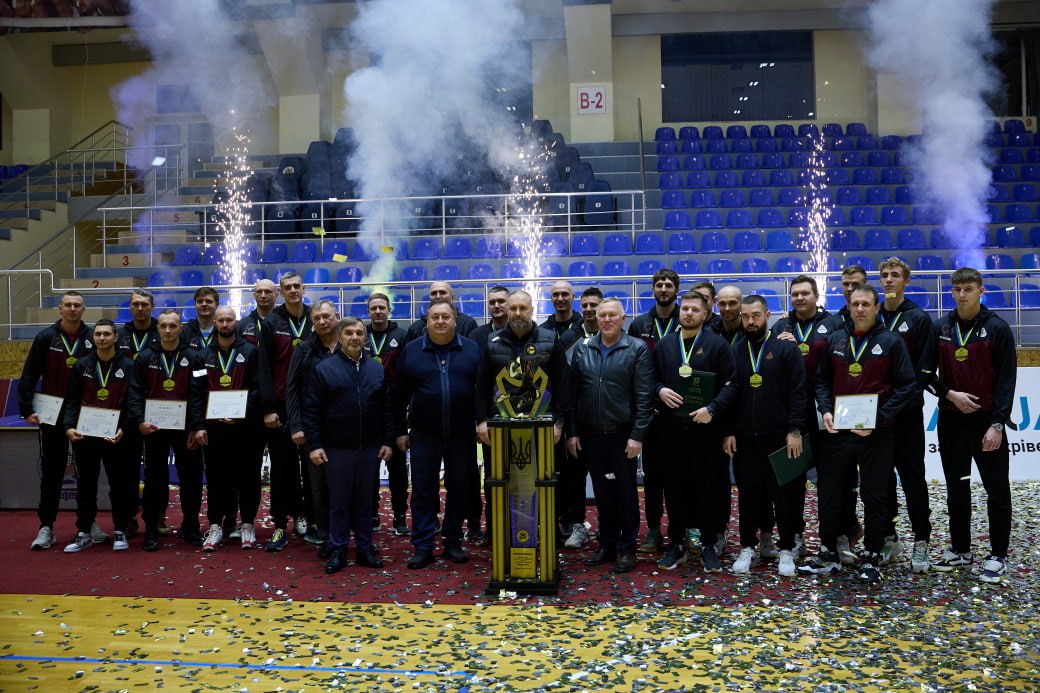 Нагородили чемпіонів України волейбольний клуб «Локомотив 1945»: Новини Харкова