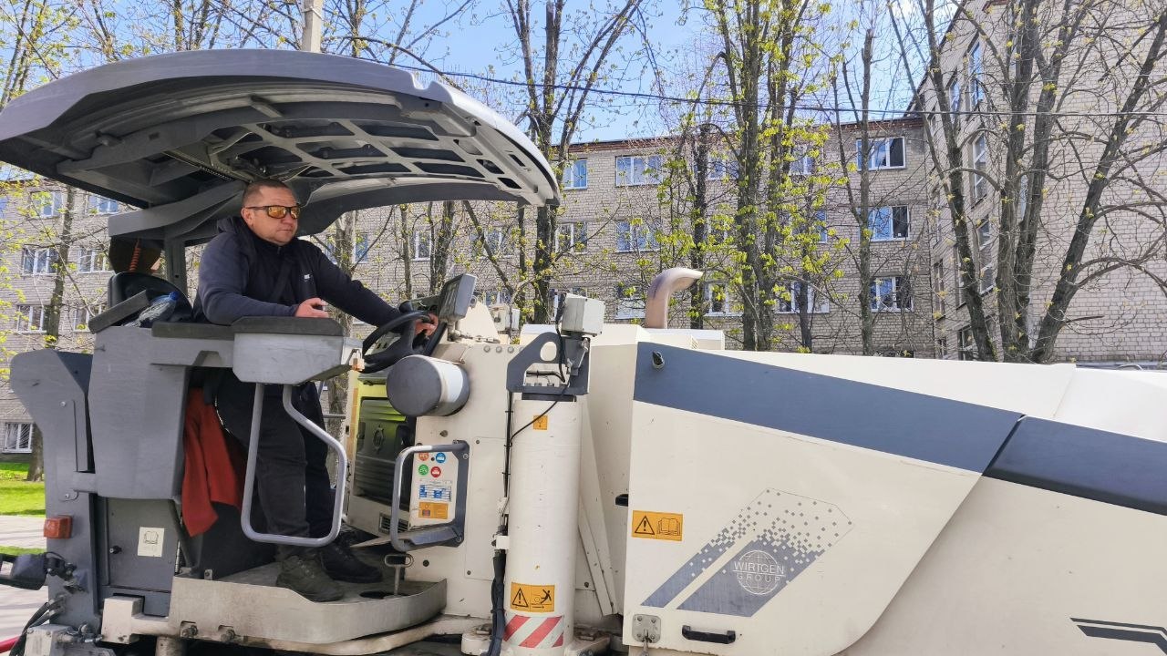 Ремонтують кілометр траси у Шевченківському районі дорожники: Новини Харкова