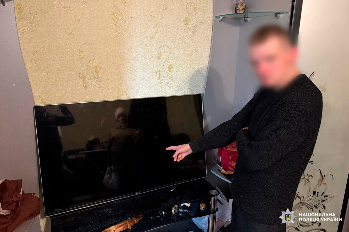 У Харкові спіймали квартирного крадія: діяв із відмичками