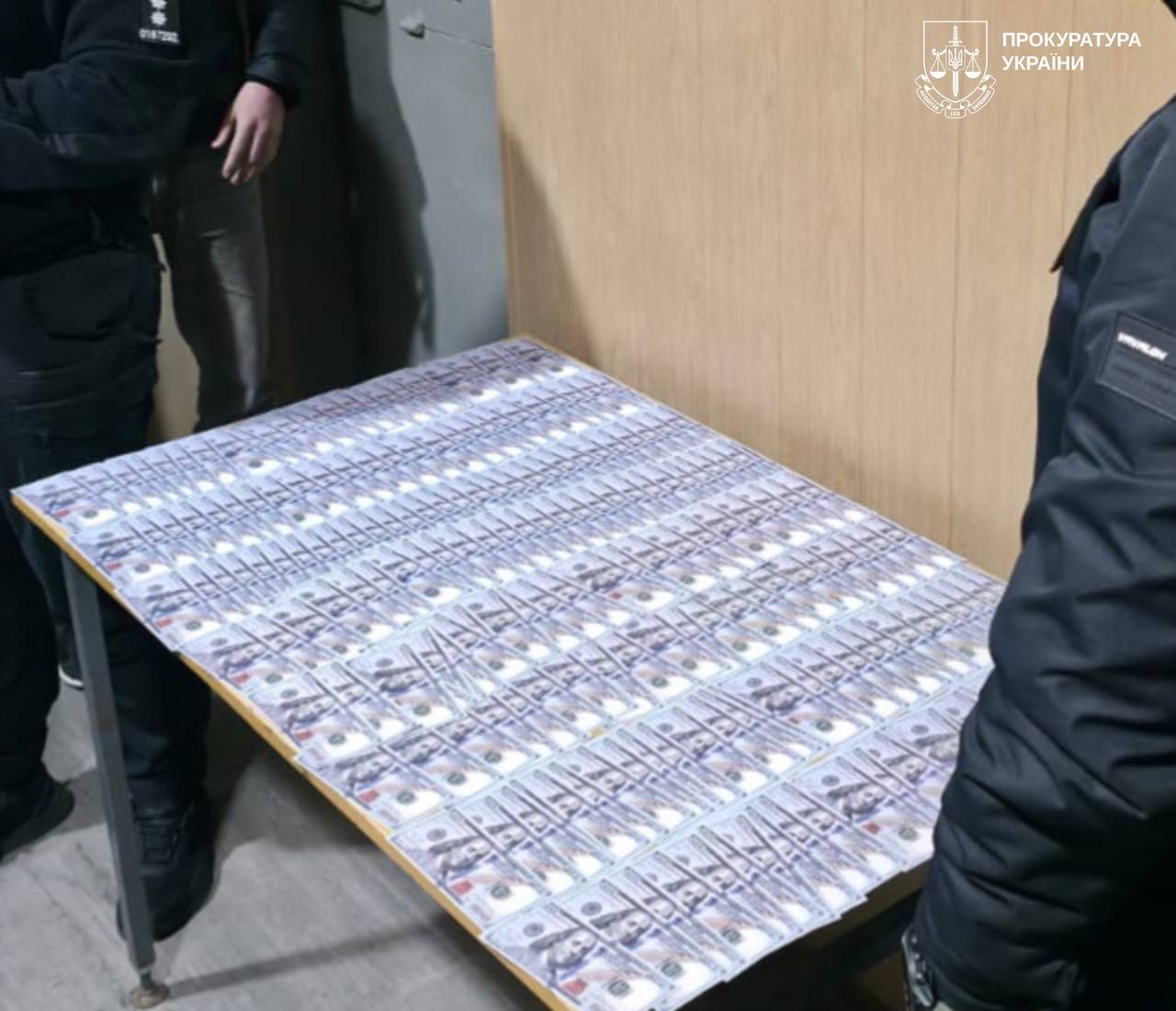 Продавав відрядження за кордон ухилянтам підприємець із «Барабашово»: Новини Харкова