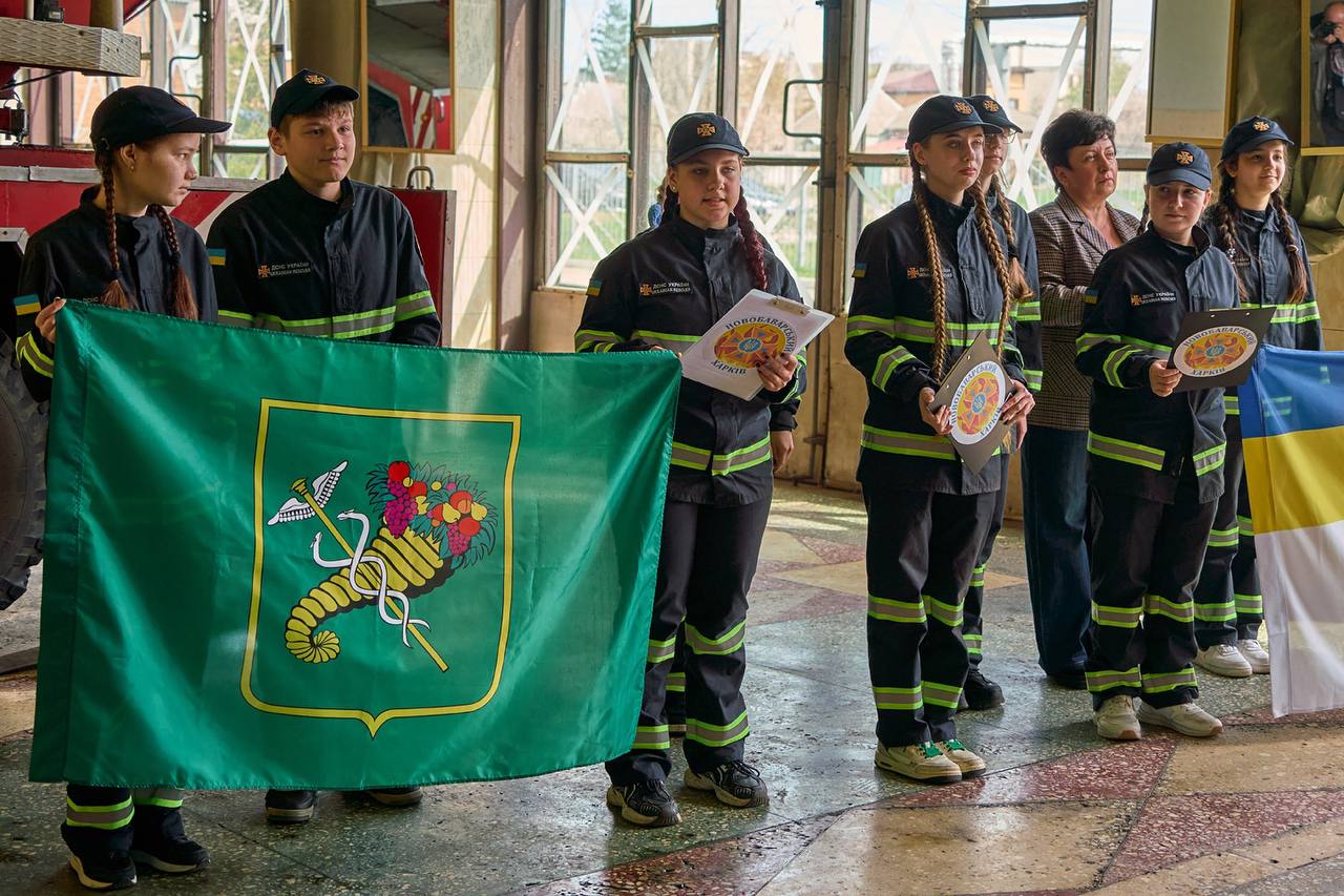 Привітали вогнеборців із Днем пожежної охорони містяни: Новини Харкова