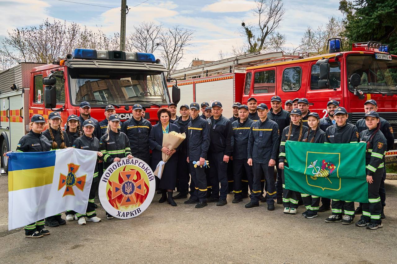Привітали вогнеборців із Днем пожежної охорони містяни: Новини Харкова