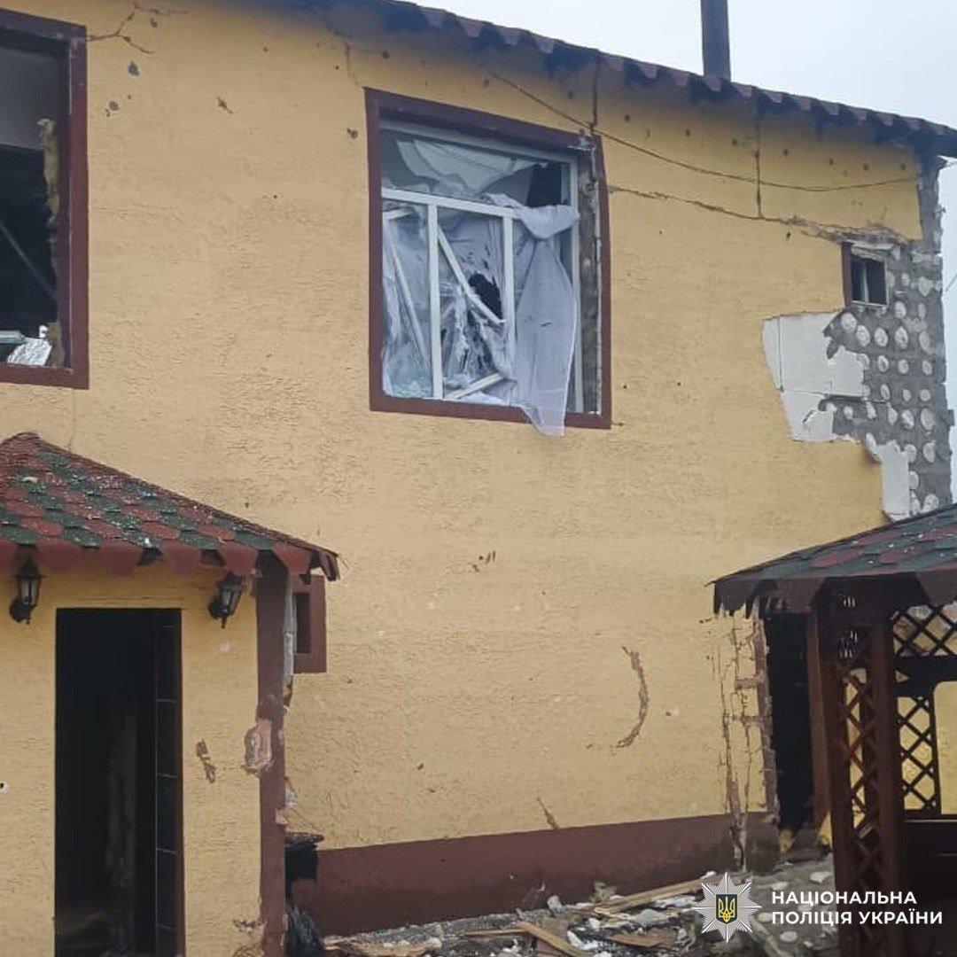 Росіяни вдарили по лазні, поранено трьох мешканців Харківщини