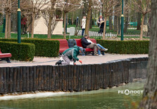 Озеро у Центральному парку Харкова готують до літнього сезону (фото)