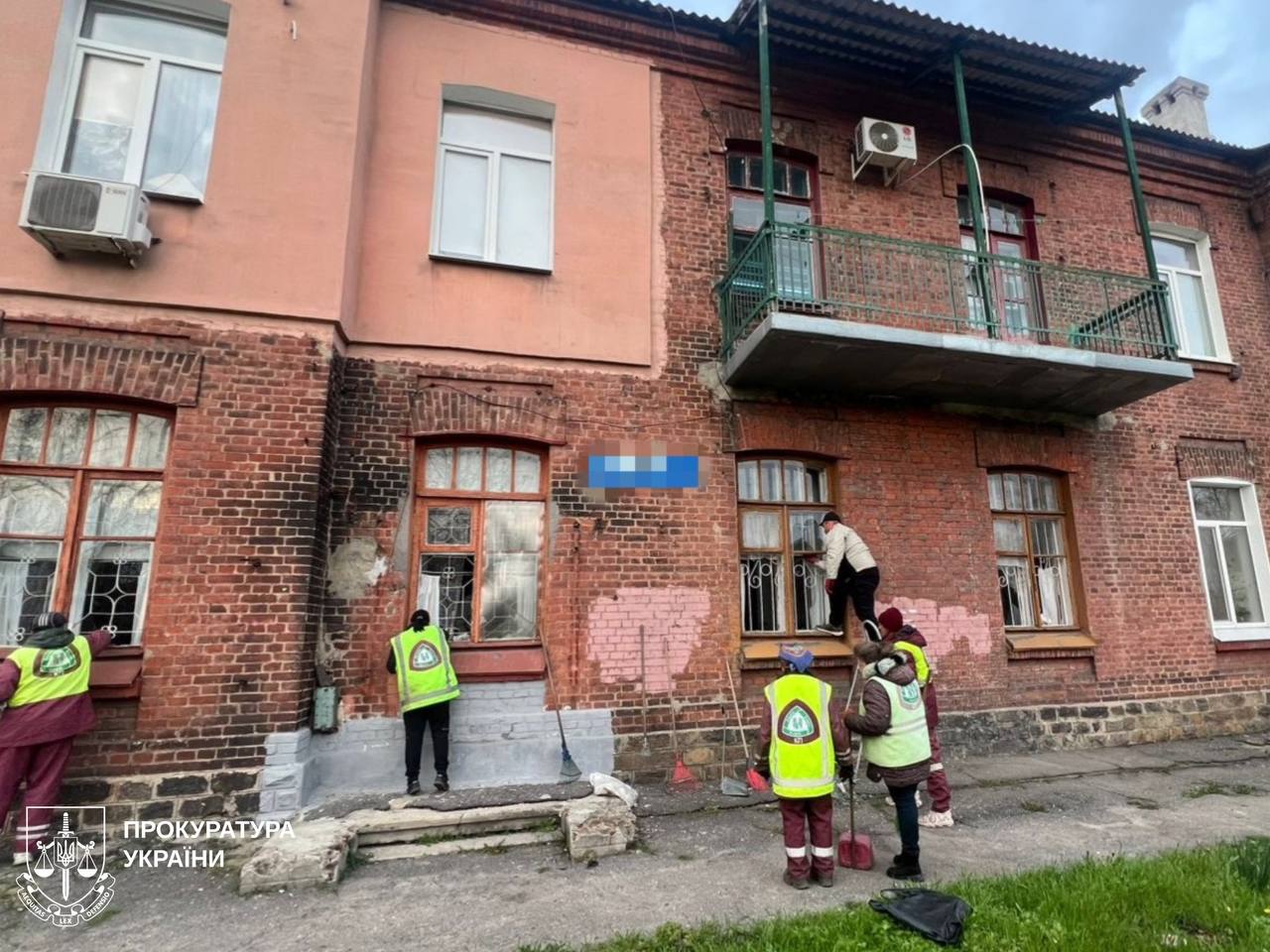 Вечірній терор Харкова: постраждала дитина та 6 дорослих через ворожий удар по місту (фото)