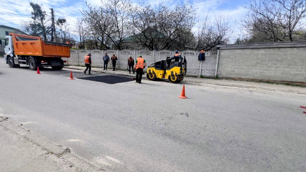 Триває ремонт дорожнього покриття вилиць міста: Новини Харкова