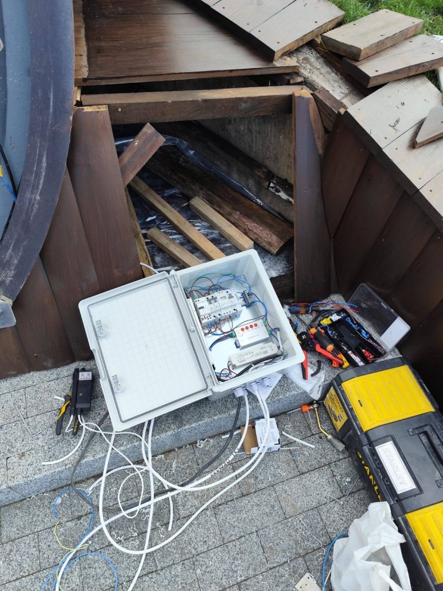 У Саржиному Яру почав працювати оновлений годинник (фото)