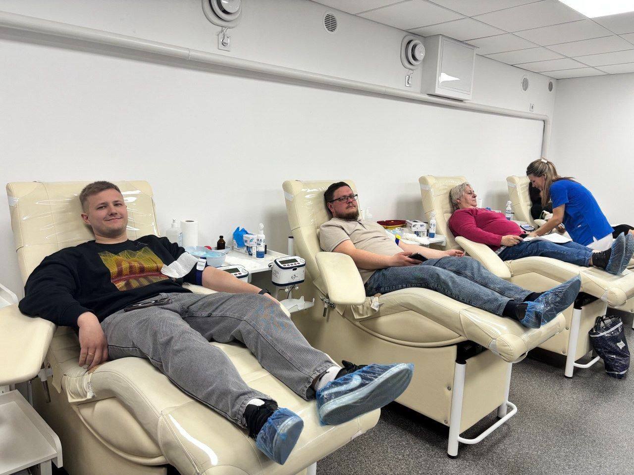 Освітяни та батьки Харкова масово здали кров для порятунку життів