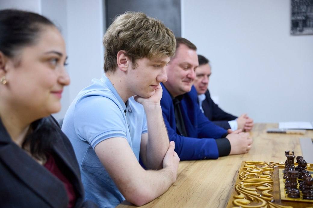 Харків’яни тобою пишаються!: Ігор Терехов зустрівся з юним генієм шахів, який підкорив Європу