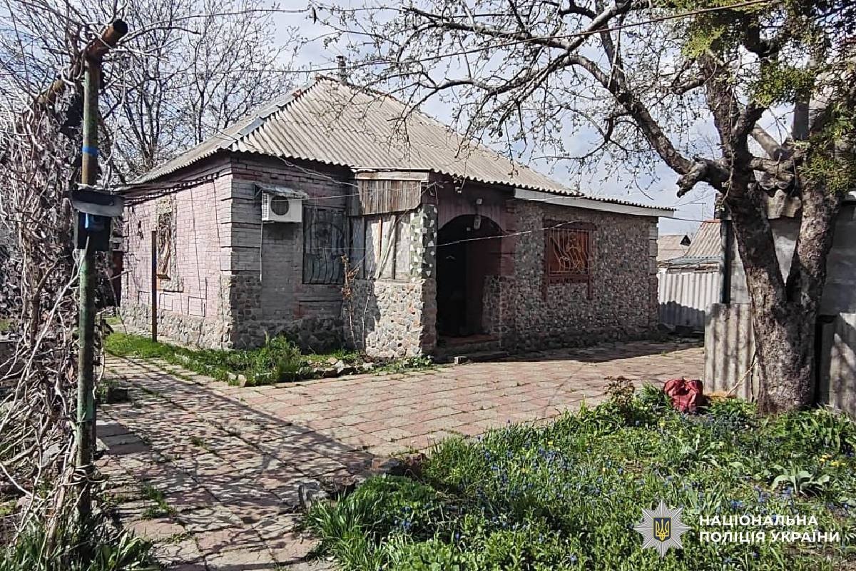 Кривавий розбій: на Харківщині рецидивіст катував пенсіонера заради наживи