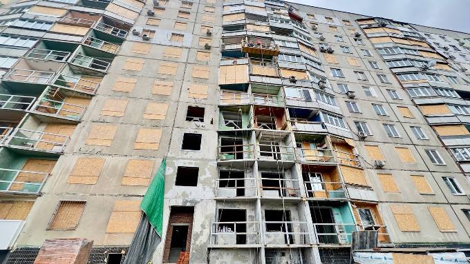 У Харкові відновлюють будинок на Академіка Павлова після удару КАБ