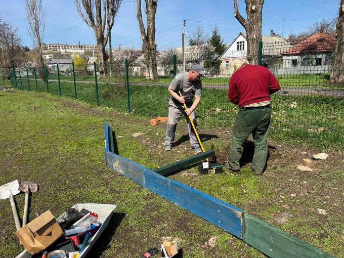 На трьох локаціях Харкова відремонтували майданчики для тварин (фото)