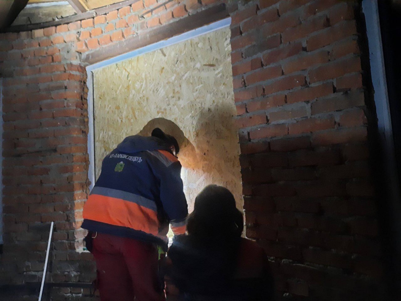 Відремонтували сотні парапетів у будинках комунальники: Новини Харкова