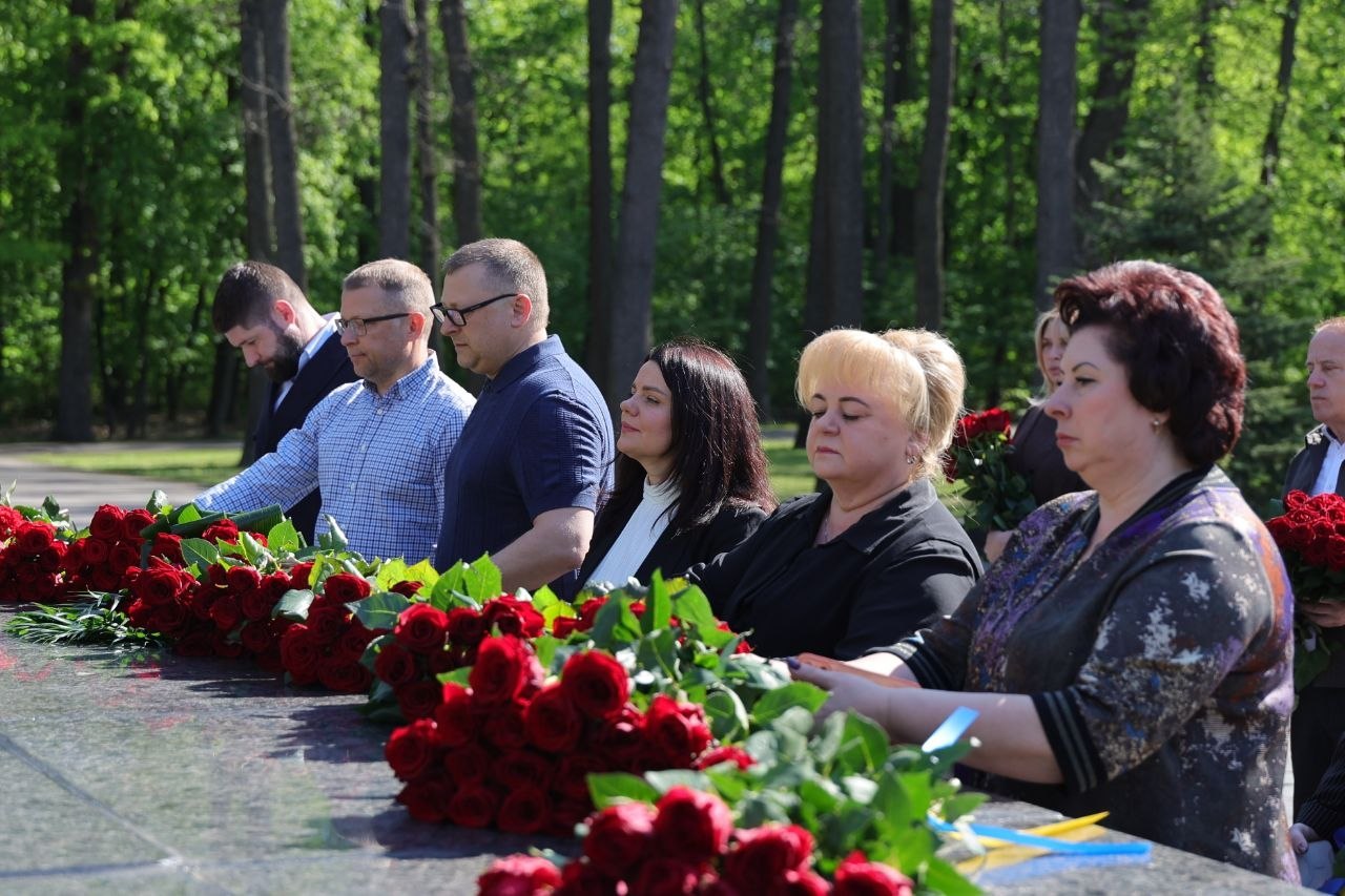 Вшанували пам’ять загиблих у Другій світовій війні у Харкові, а Ігор Терехов провів паралель із сучасністю: Новини Харкова