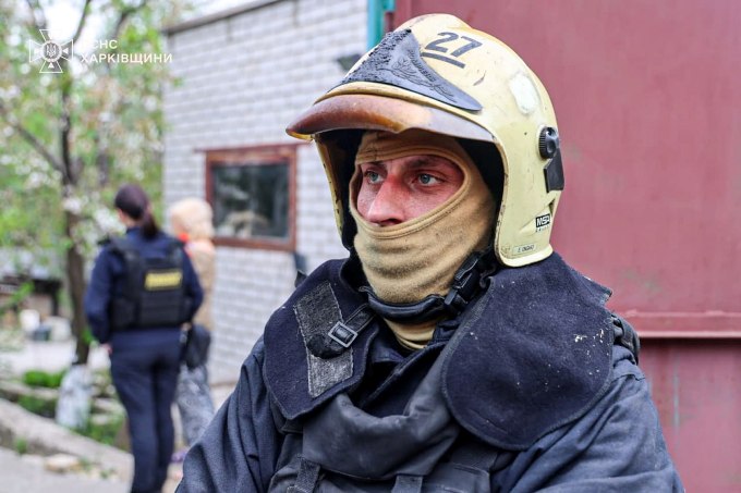 Рятувальники ліквідували пожежу після атаки БпЛА у Харкові