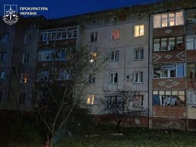 Новини Харкова: безпілотник влучив у багатоповерхівку, постраждала жінка