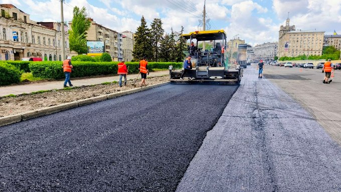 Новини Харкова: на Вірменському ремонтують дорогу