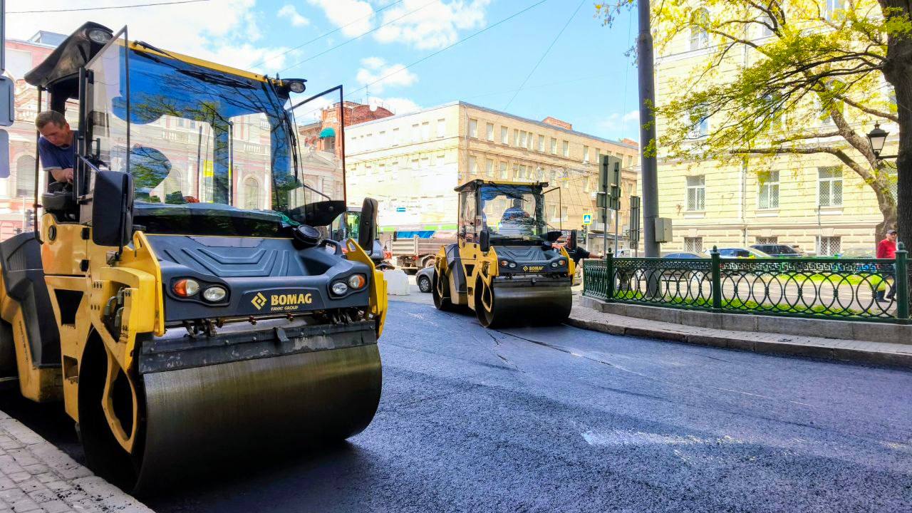 Відремонтували тисячі квадратних метрів покриття площі у центрі міста комунальники: Новини Харкова