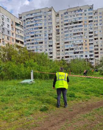 У Харкові після ранкової атаки обстежують пошкоджені будинки