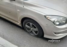 Як виглядає місце удару дрона по центру Харкова: фоторепортаж
