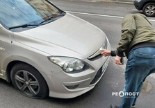 Як виглядає місце удару дрона по центру Харкова: фоторепортаж