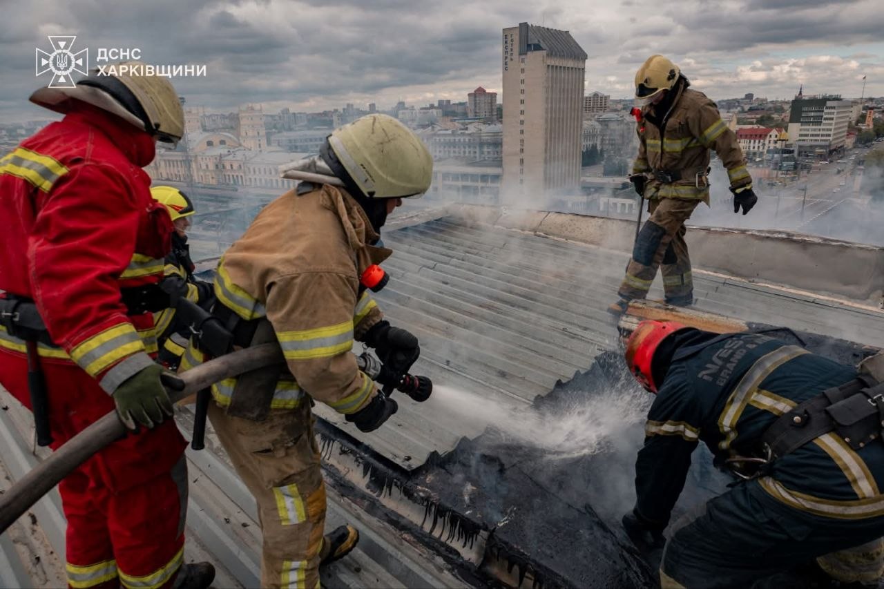 Ліквідували масштабну пожежу в офісній будівлі рятувальники: Новини Харкова