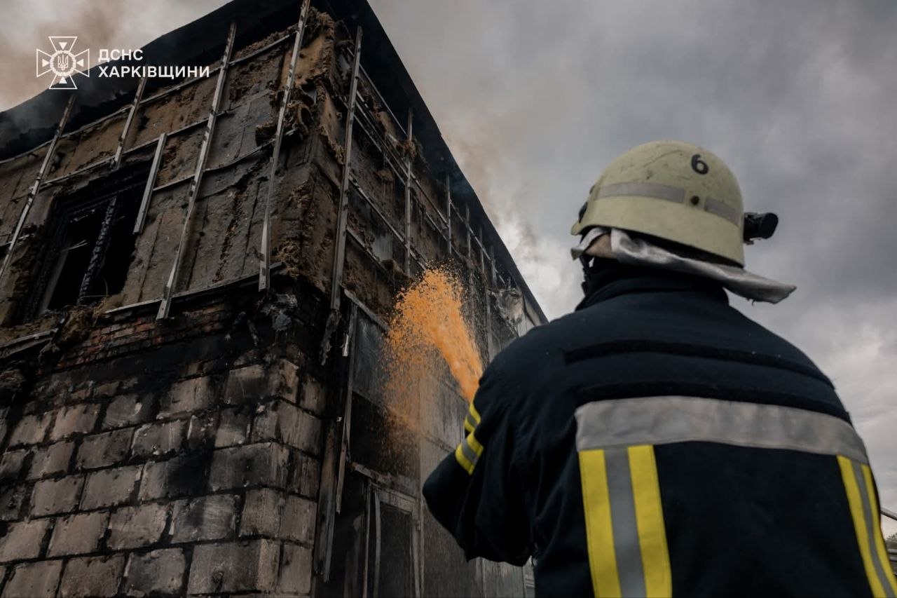 Ліквідували масштабну пожежу в офісній будівлі рятувальники: Новини Харкова