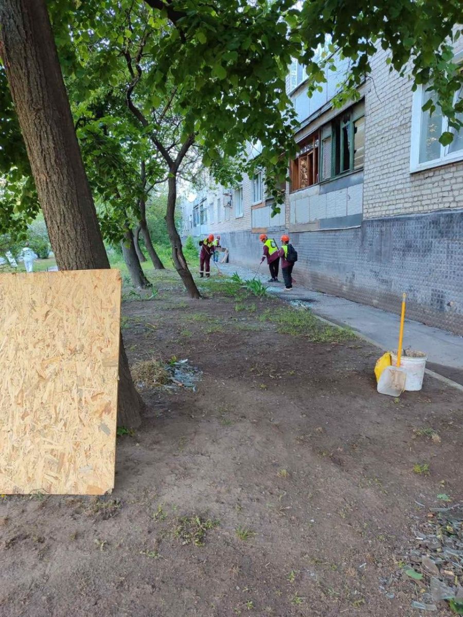 Новини Харкова: ліквідація наслідків обстрілу району