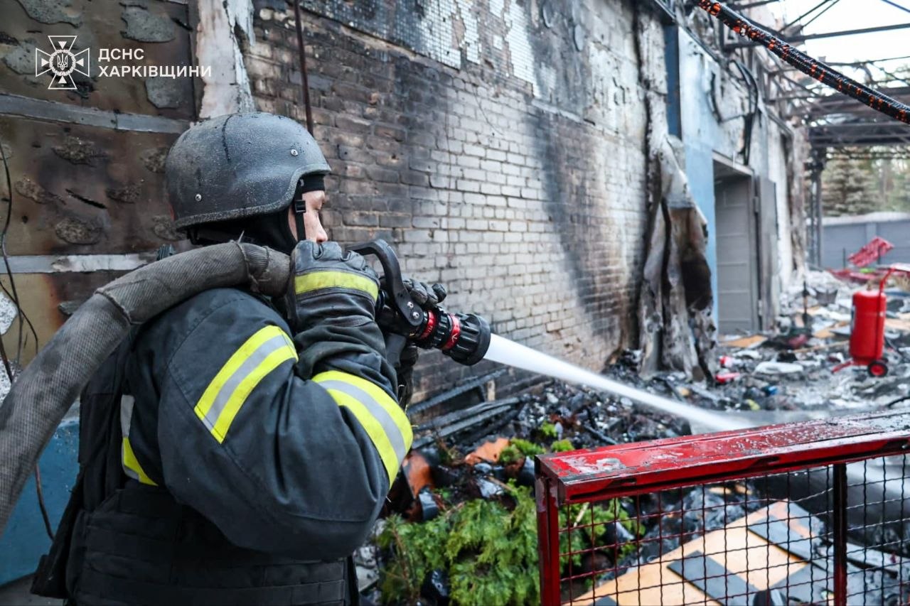 Рятувальники ліквідували 7 пожеж після ворожих обстрілів на Харківщині